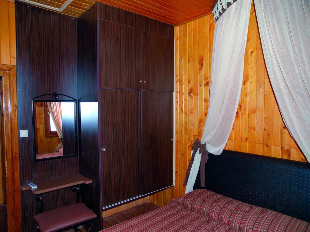 Wooden Nest Apartman Ahladerí Kültér fotó