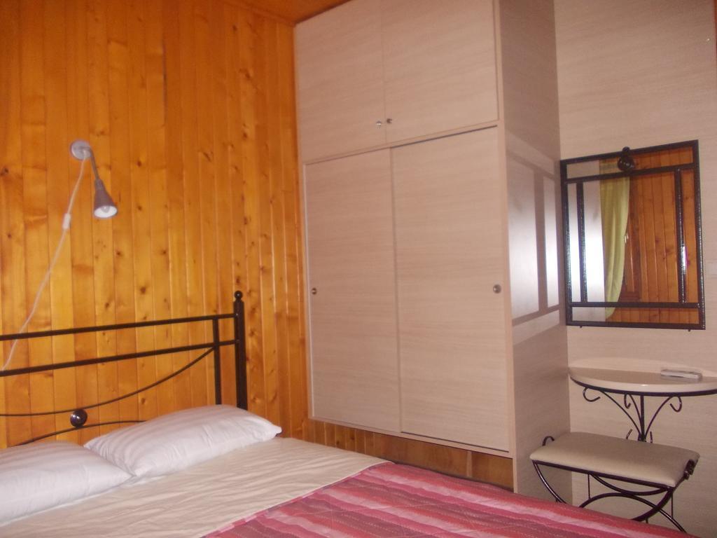 Wooden Nest Apartman Ahladerí Szoba fotó